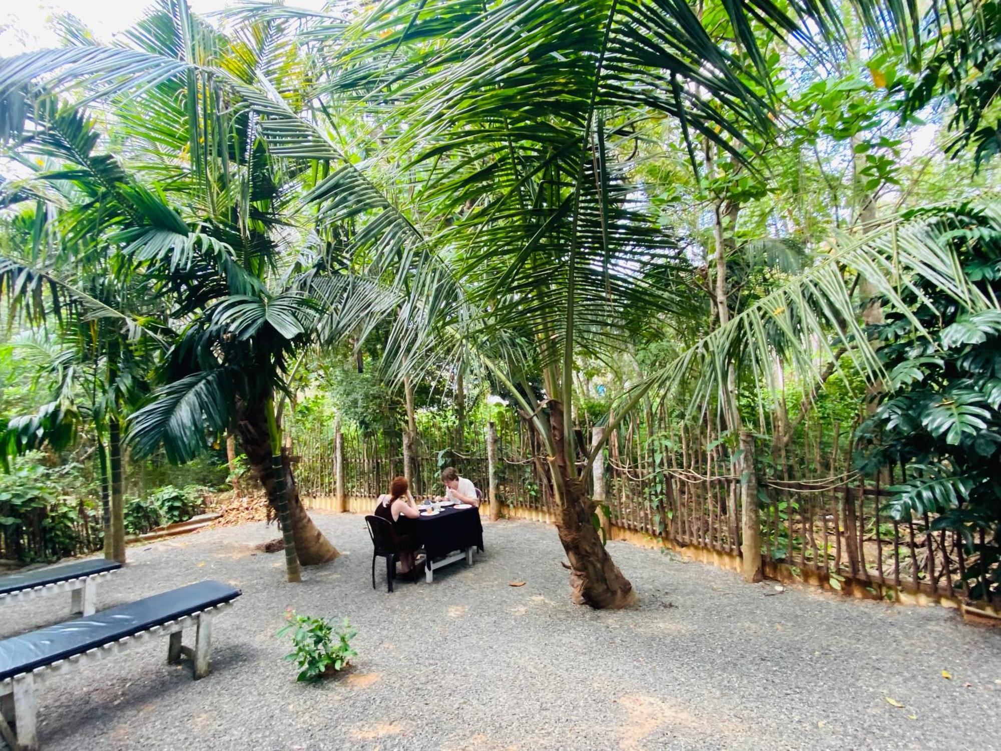 Leo Homestay Dikwella Exterior foto