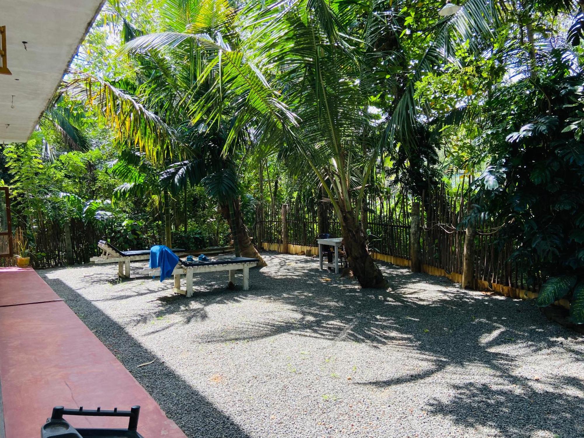 Leo Homestay Dikwella Exterior foto